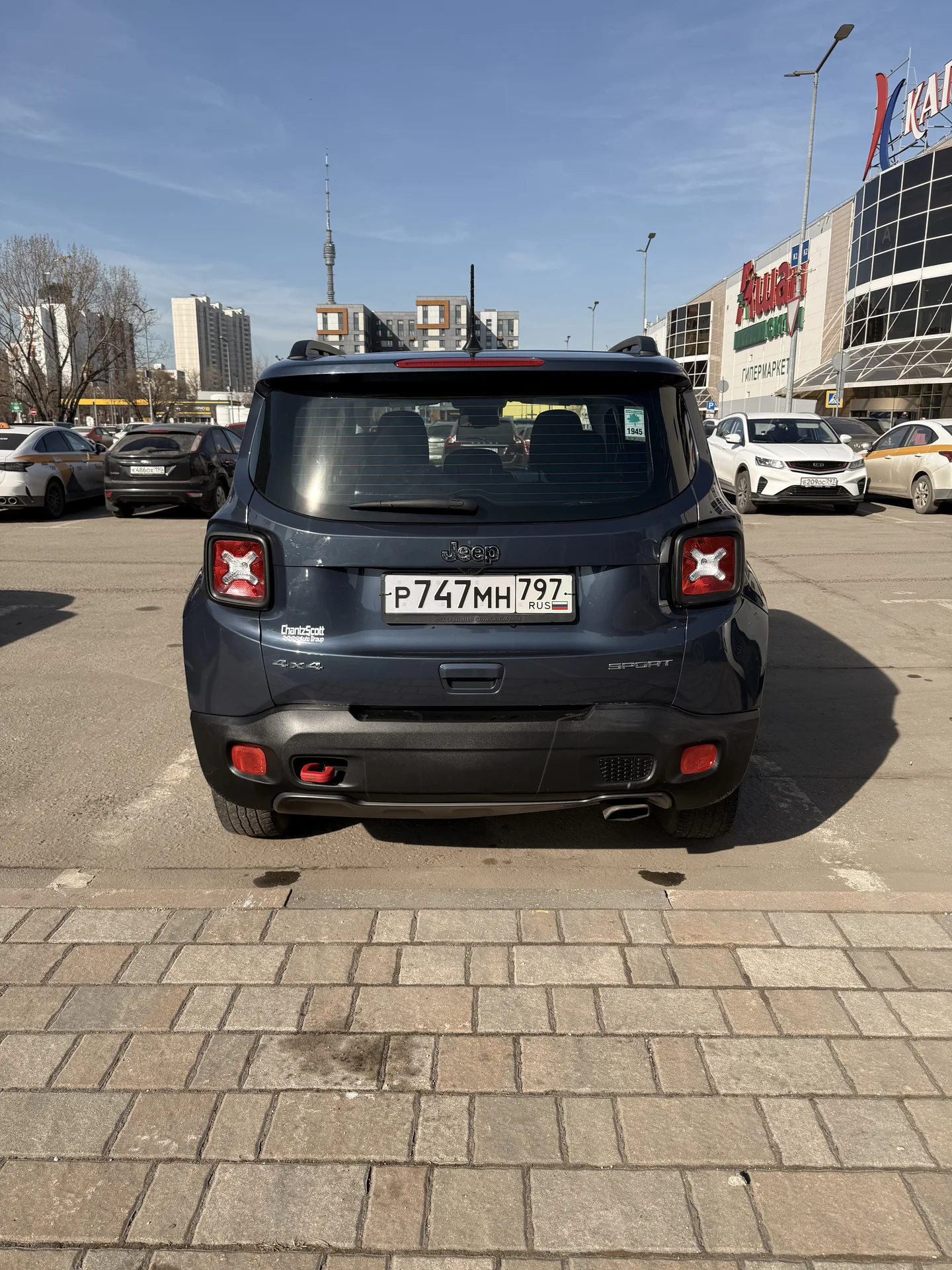 Автомобиль Jeep Renegade 2021 года - миниатюра 3