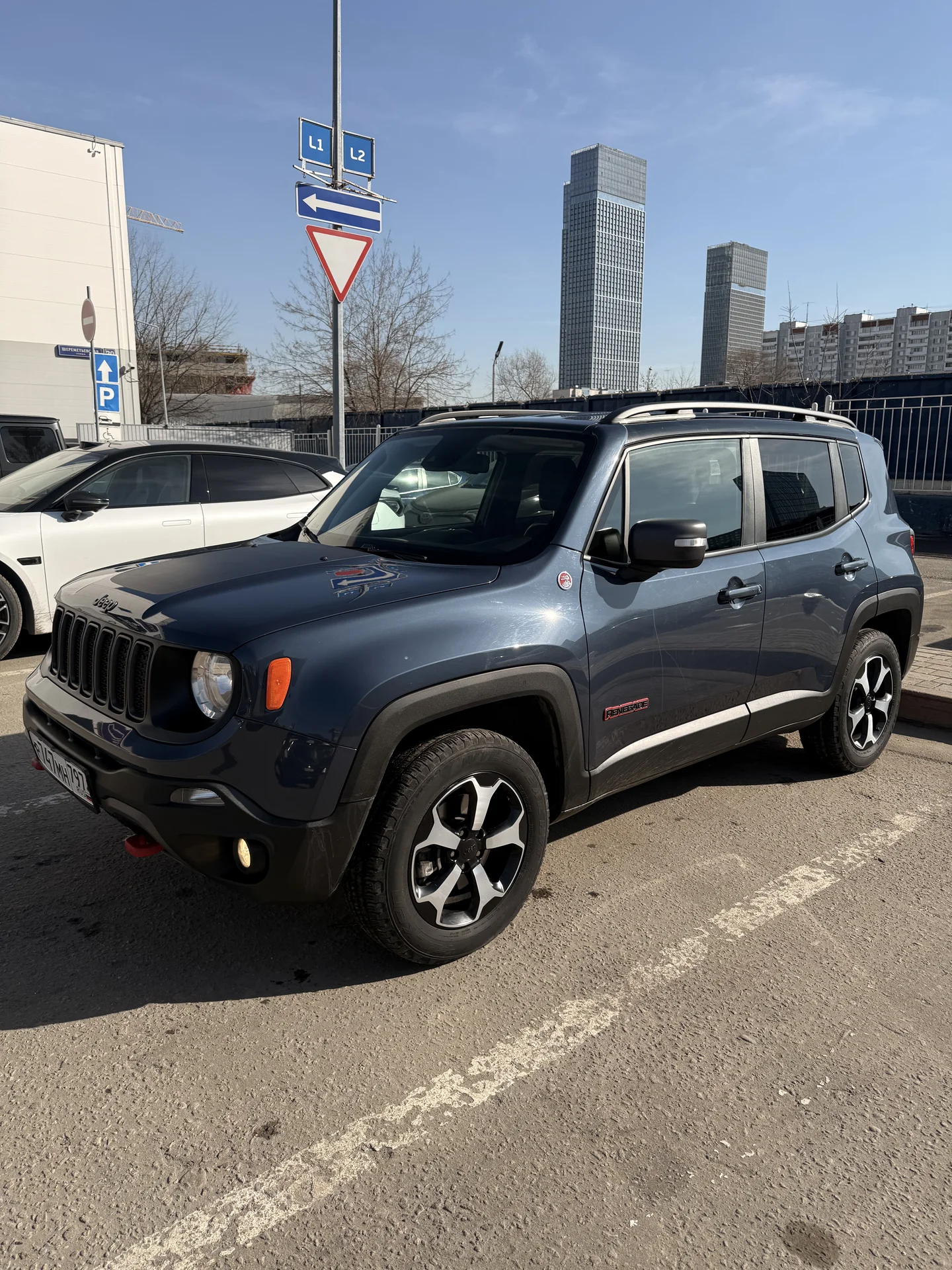 Автомобиль Jeep Renegade 2021 года - миниатюра 4