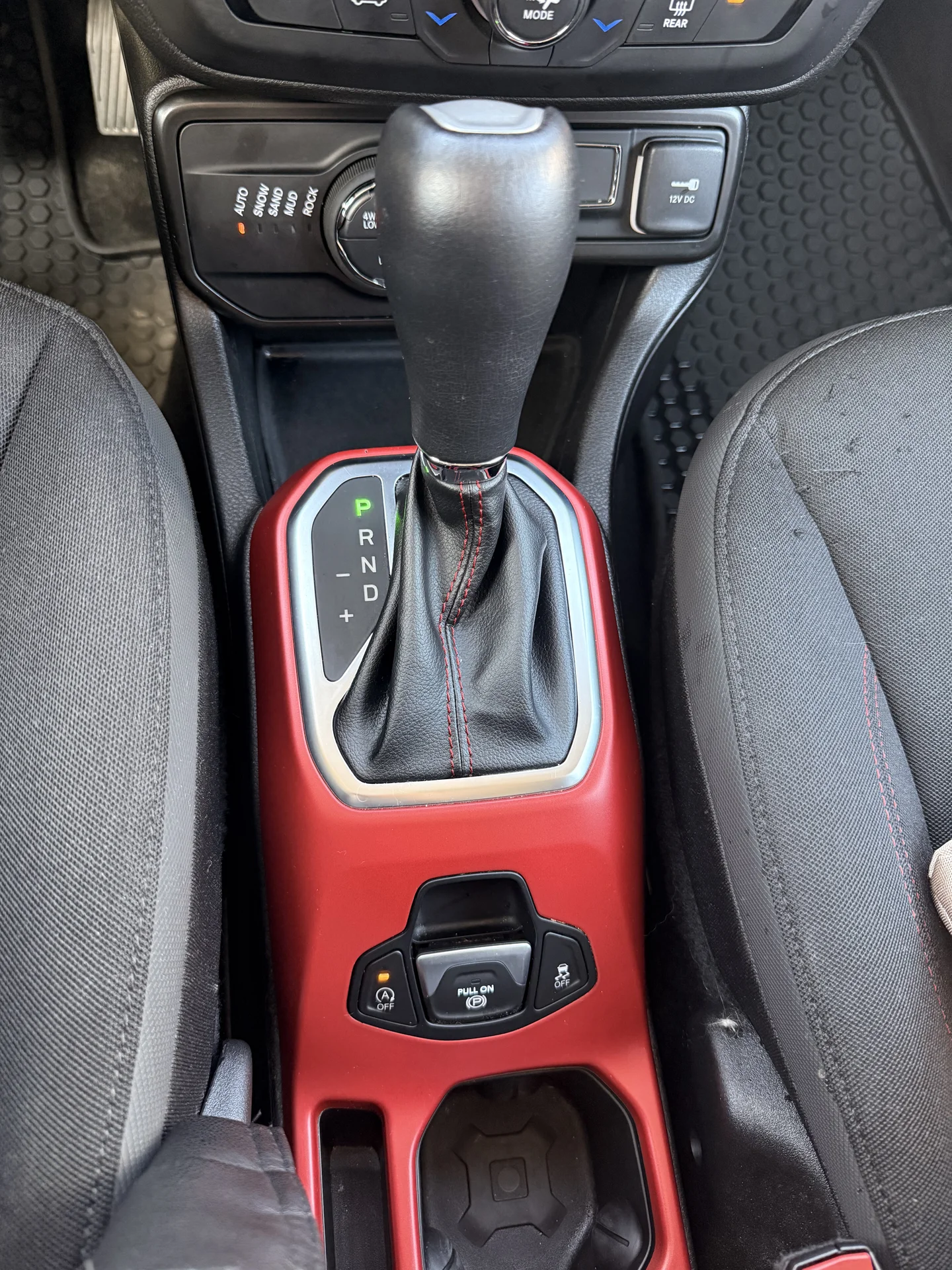 Автомобиль Jeep Renegade 2021 года - миниатюра 11