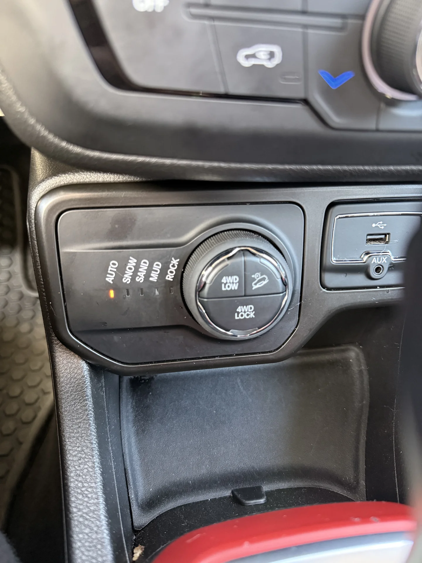 Автомобиль Jeep Renegade 2021 года - миниатюра 12