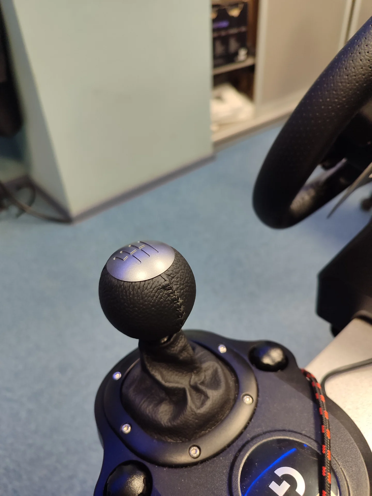 Logitech g29 с педальным узлом + кпп пробег 60 час - миниатюра 3