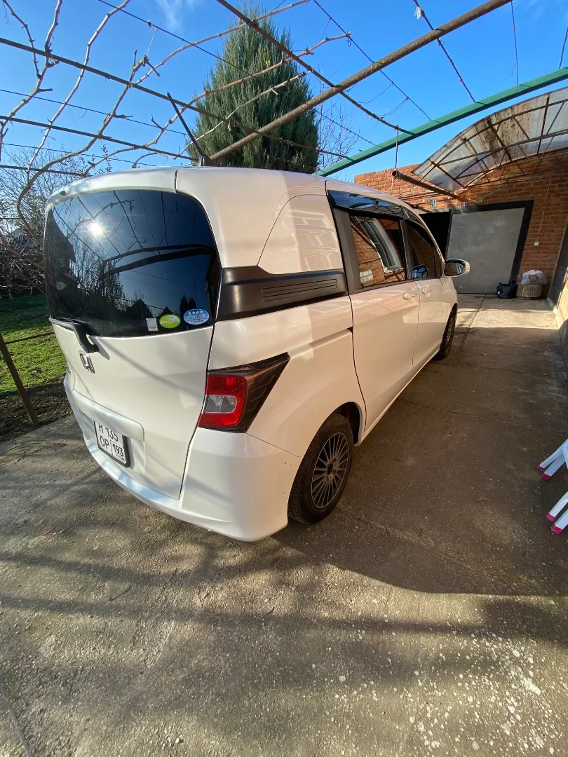 Honda Freed Spike - миниатюра 5