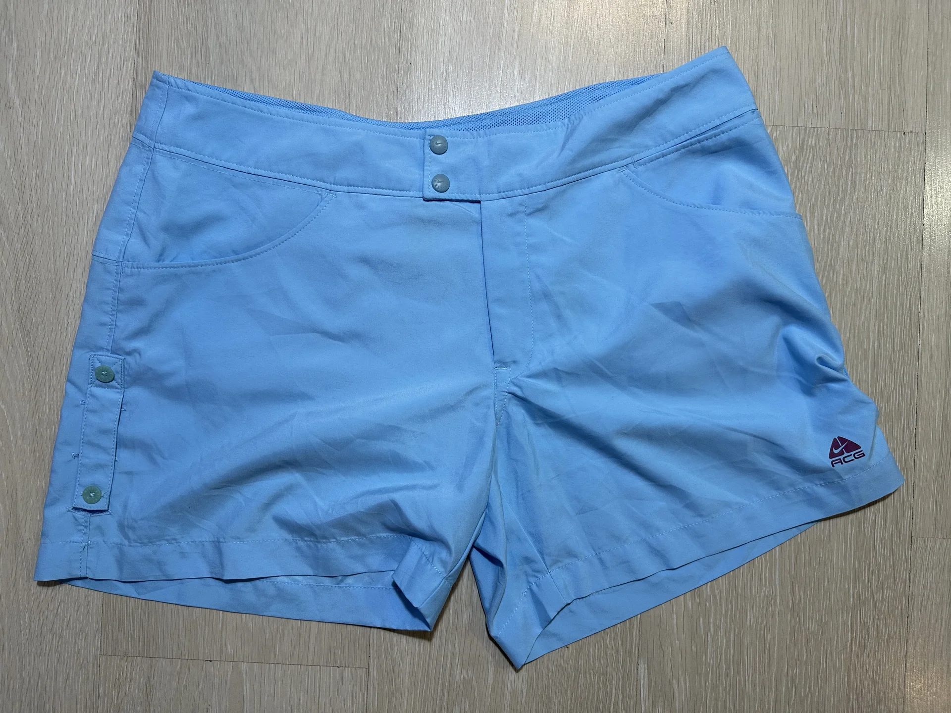 Женские шорты Nike ACG Vintage 36 - миниатюра 16