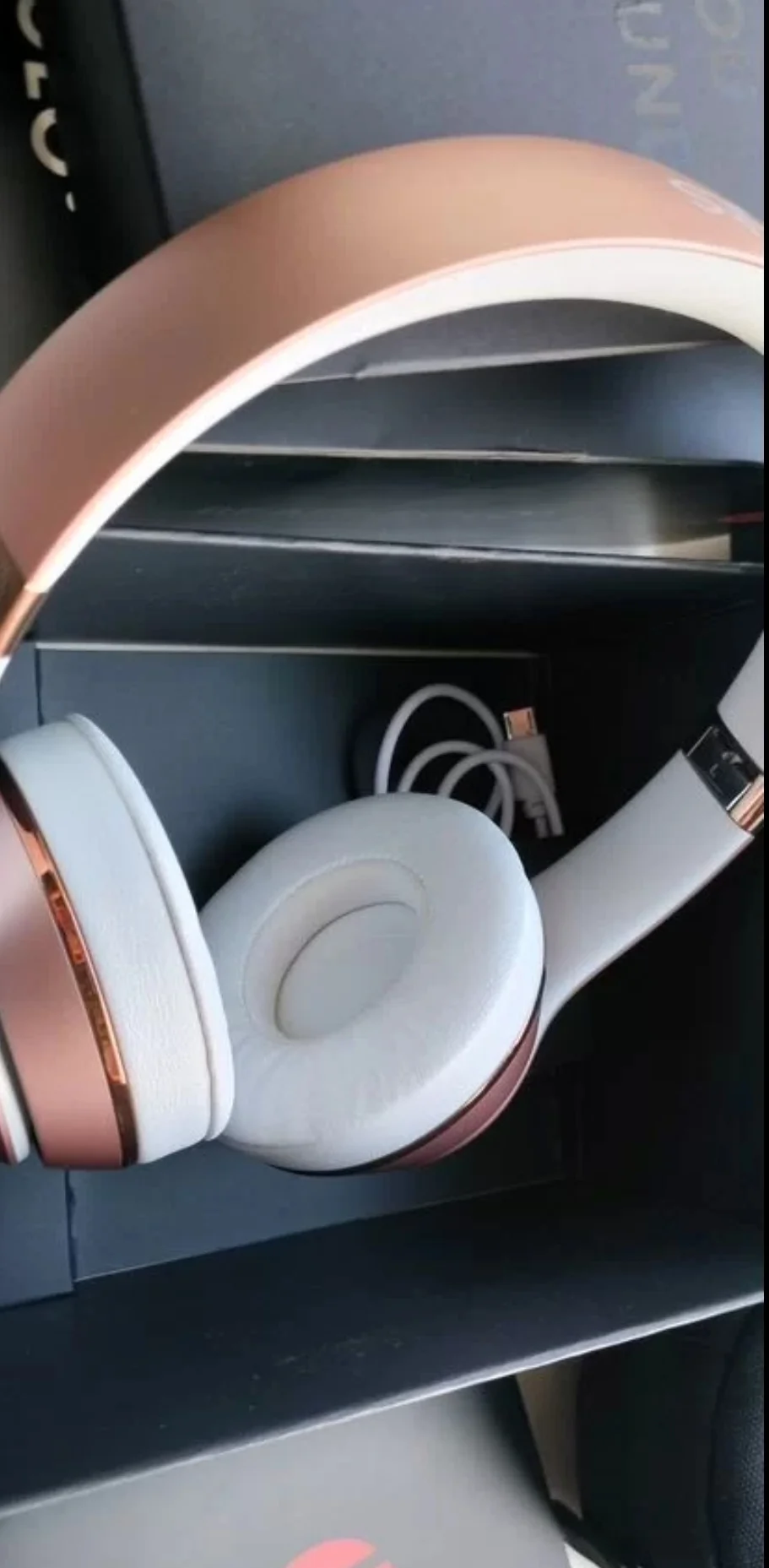 Наушники беспроводные Beats Solo 3 - миниатюра 7