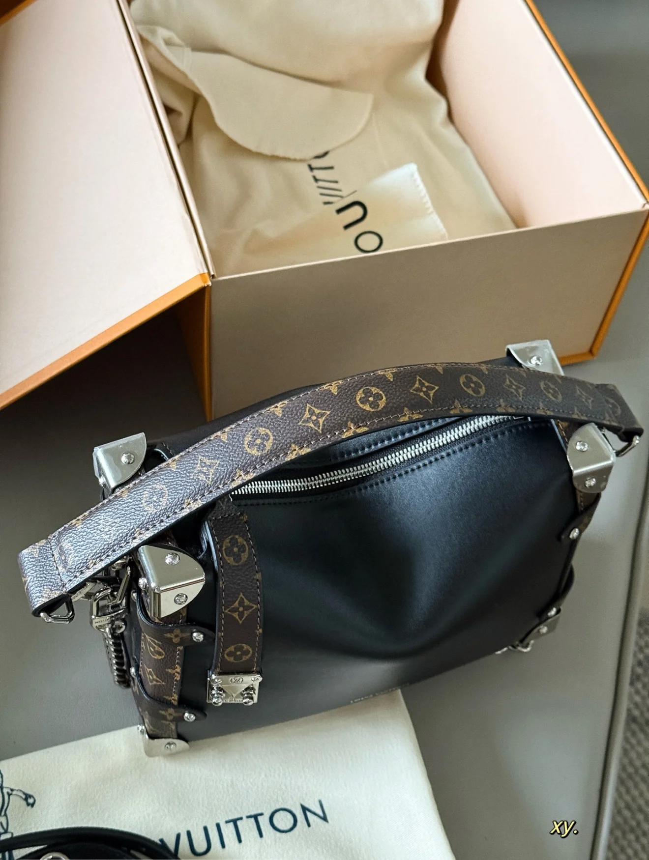 Сумка Louis Vuitton Side Trunk - миниатюра 3
