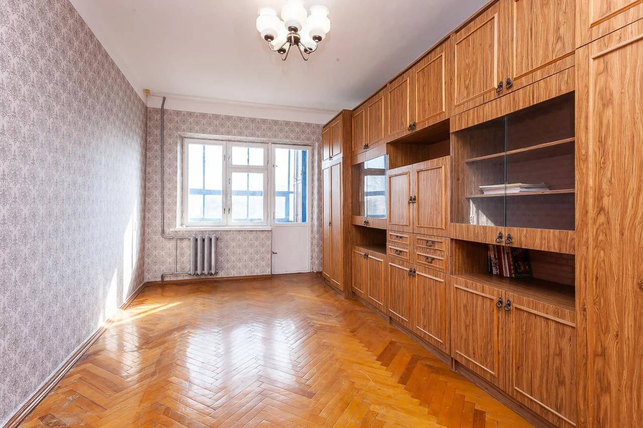 Продаю 3-к квартиру - миниатюра 9