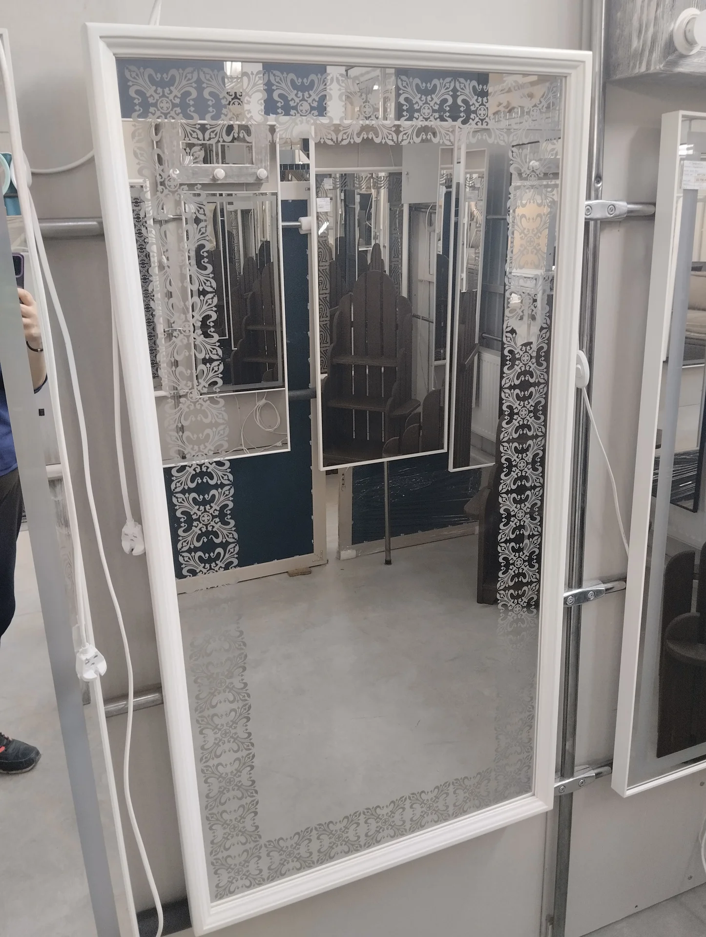 Зеркало с подсветкой в раме - миниатюра 3