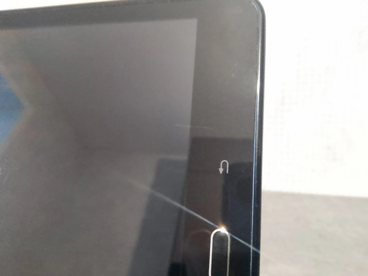 Планшет Samsung Galaxy Tab A 9.7 (SM-T555) - миниатюра 3