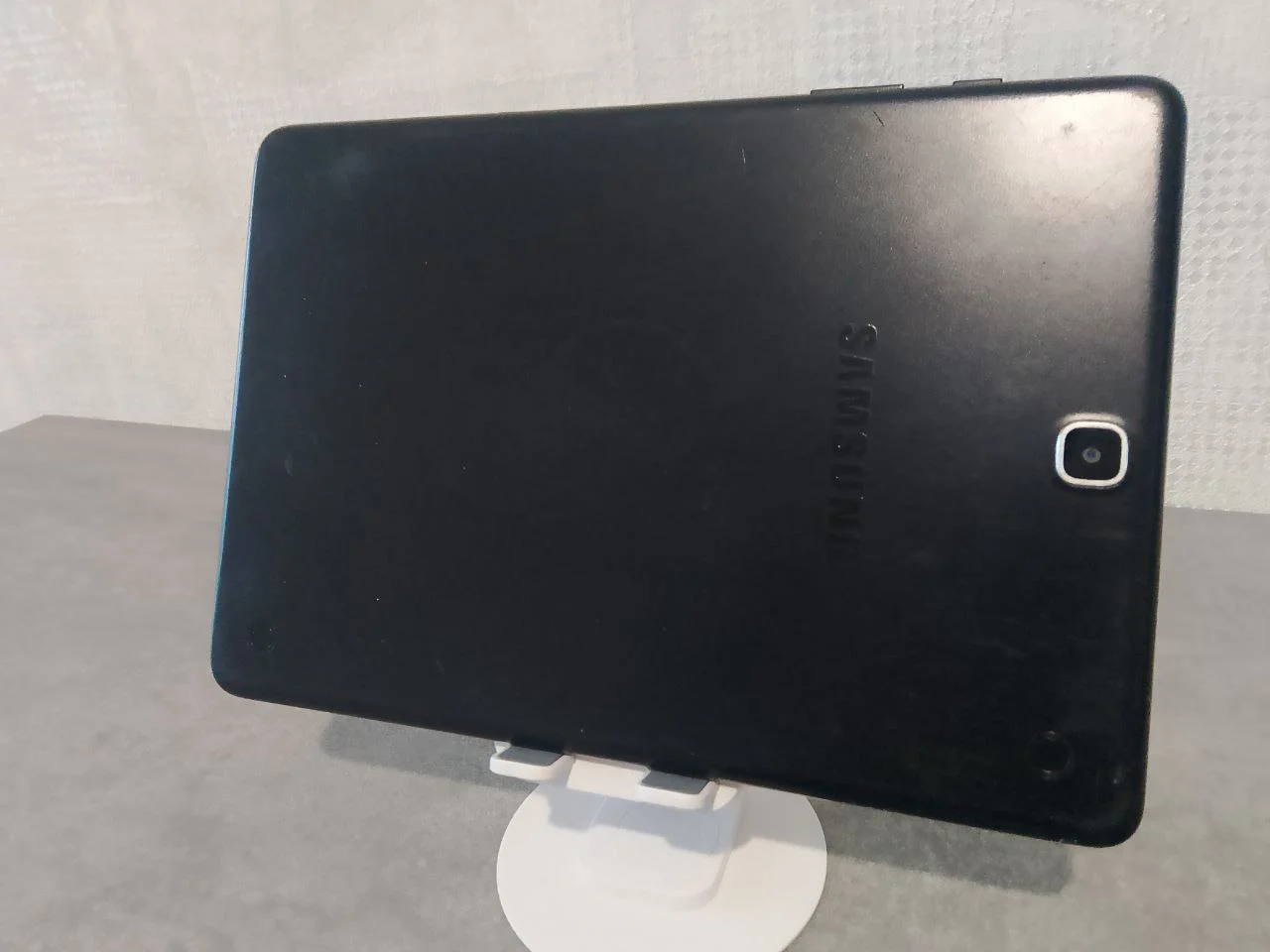 Планшет Samsung Galaxy Tab A 9.7 (SM-T555) - миниатюра 4