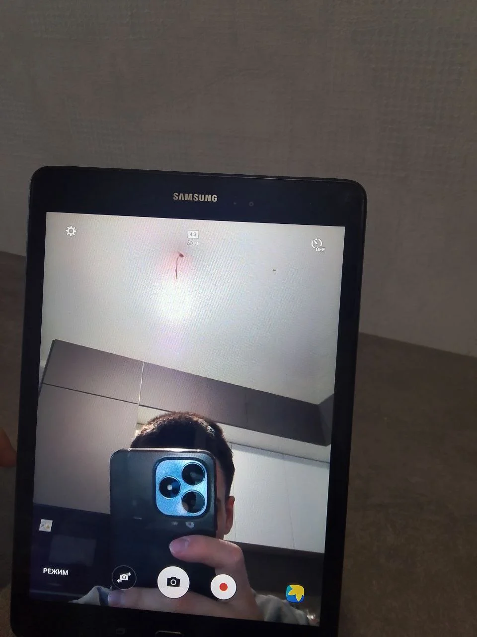 Планшет Samsung Galaxy Tab A 9.7 (SM-T555) - миниатюра 9
