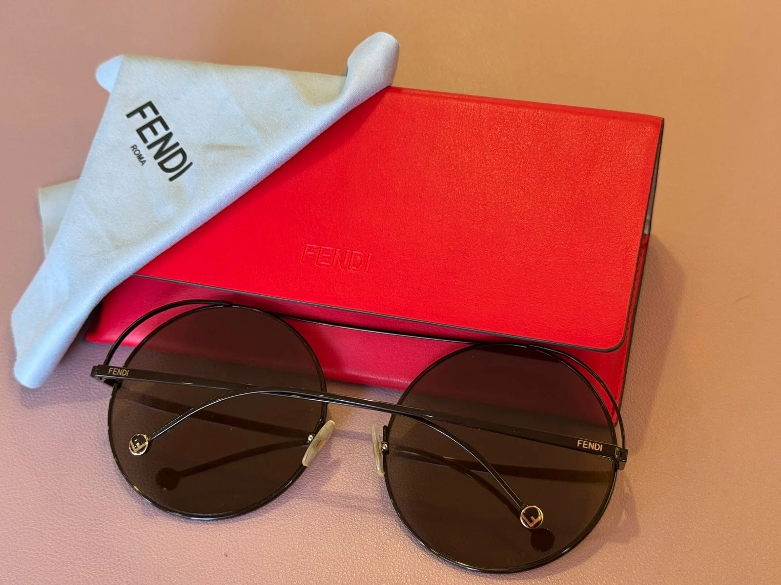 Солнцезащитные очки Fendi(оригинал) - миниатюра 2