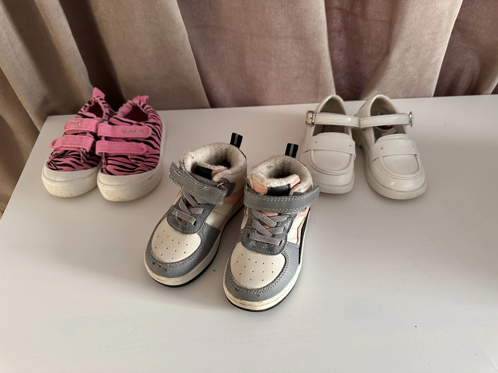 Пакет обуви для девочки 23 размер - изображение 1