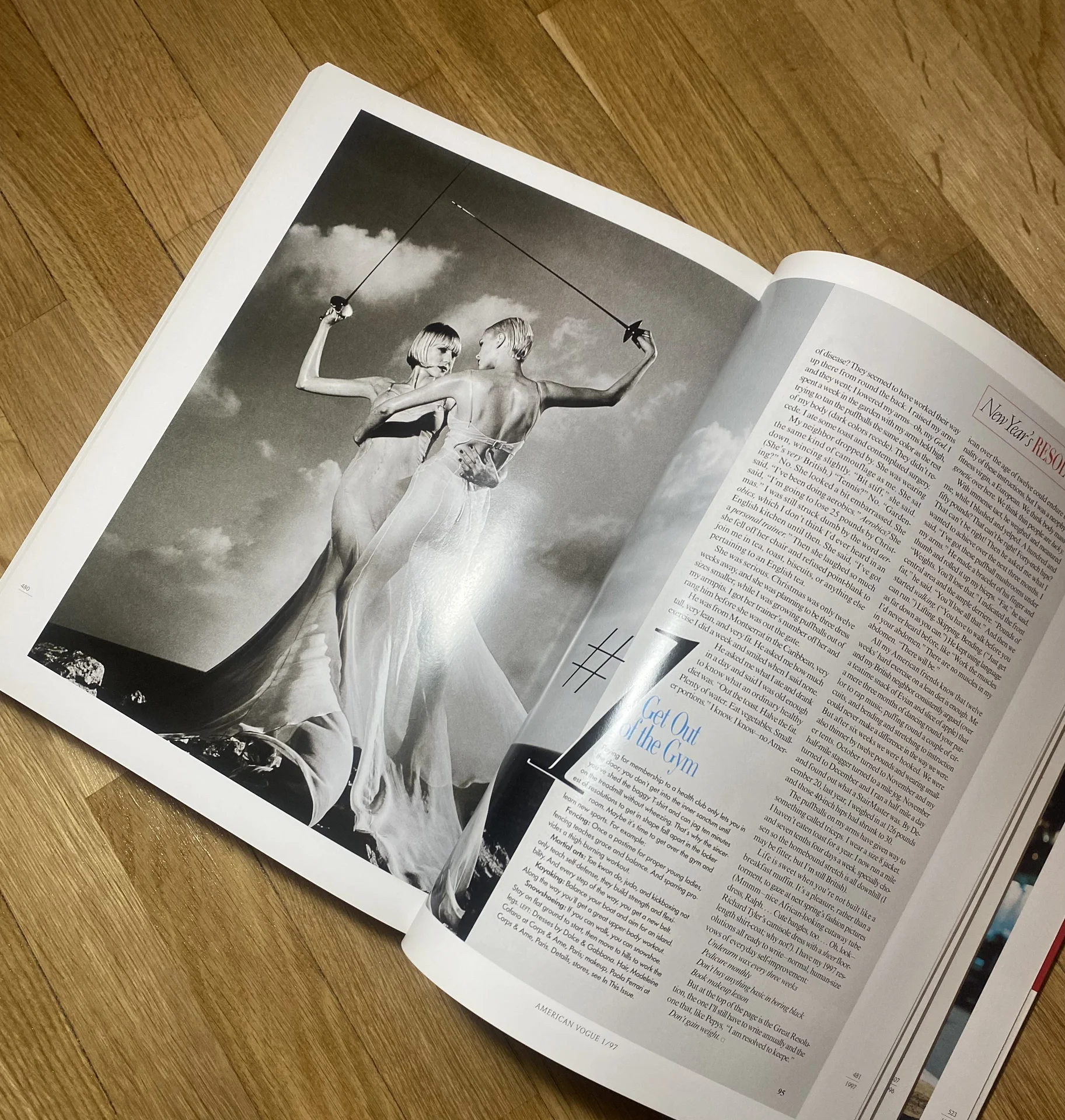 Книга Helmut Newton «Pages from the Glossies» - миниатюра 4