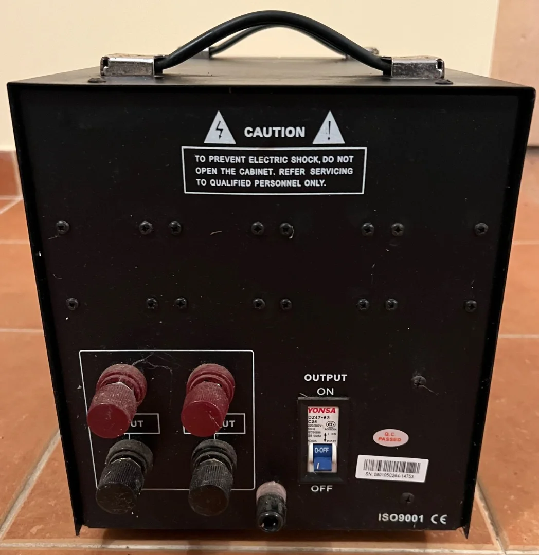 Стабилизатор напряжения Luxeon RDV-8000VA - миниатюра 2