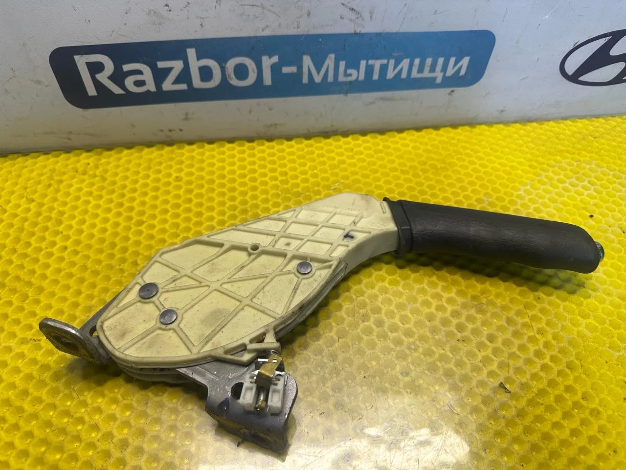 Рычаг ручного тормоза (ручника) Ford Focus - изображение 1