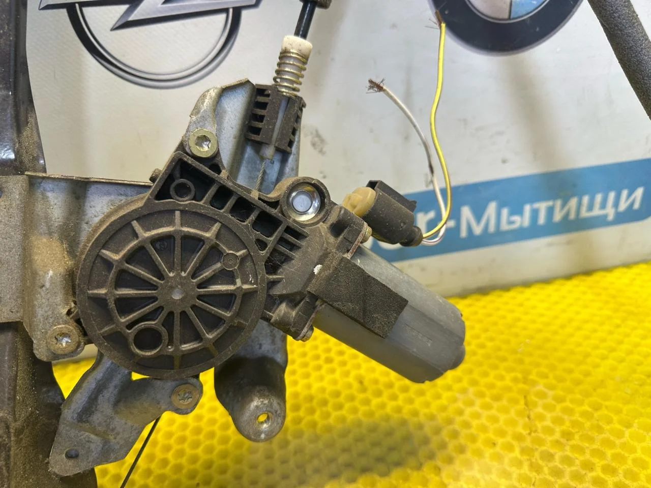 Стеклоподъемник передний правый Ford Focus - миниатюра 2