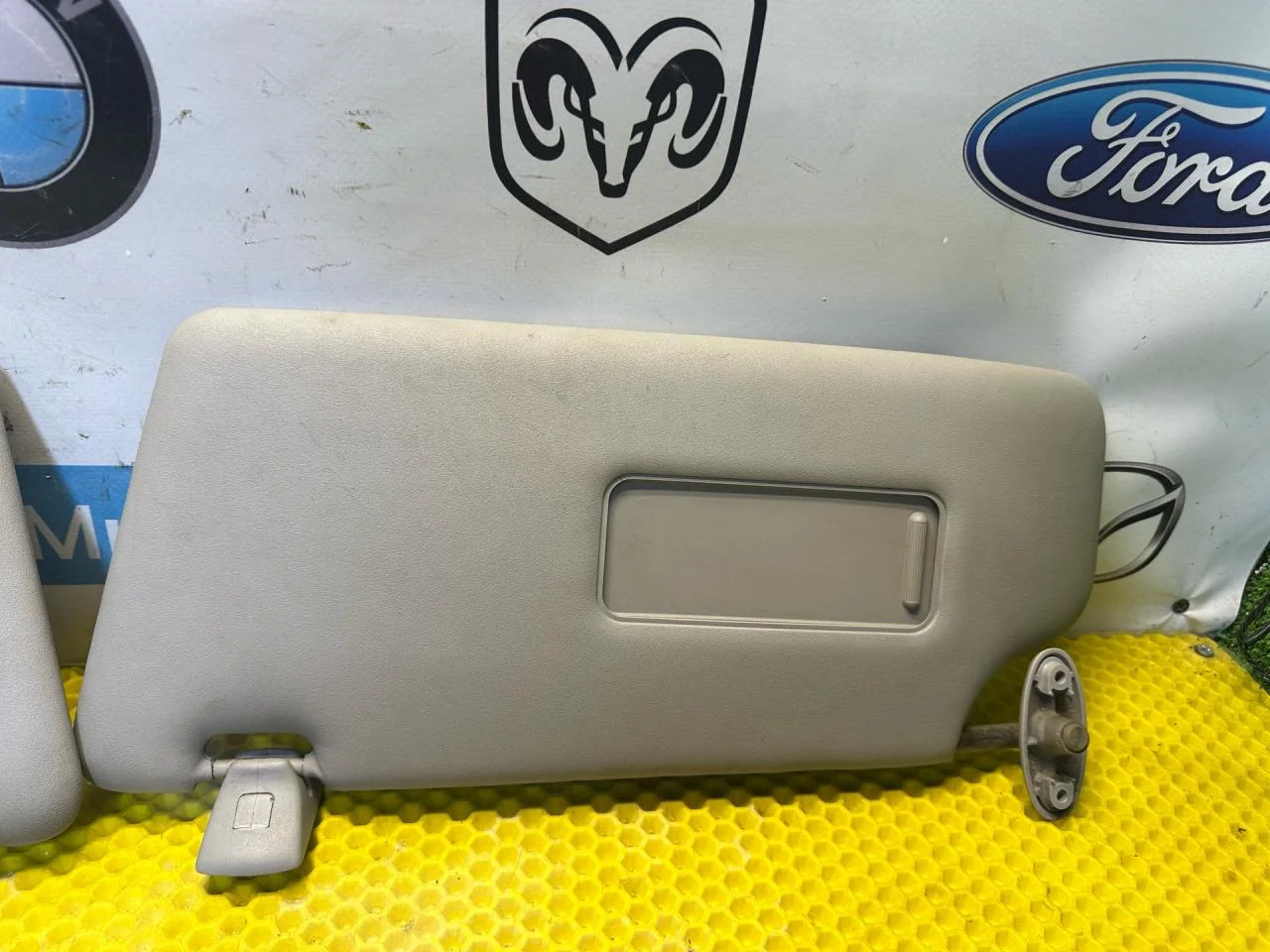 Солнцезащитный козырек Ford Focus рест. 2004 - миниатюра 3
