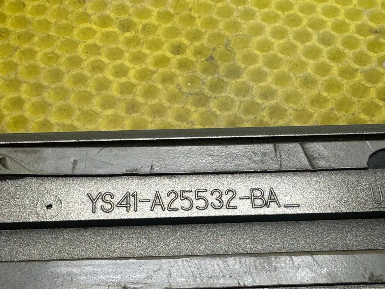 Молдинг двери Ford Focus рест. 2004 YS41-A25532-BA - миниатюра 6