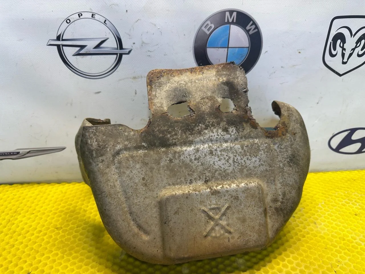 Тепловой экран глушителя Ford Focus рест. - изображение 1