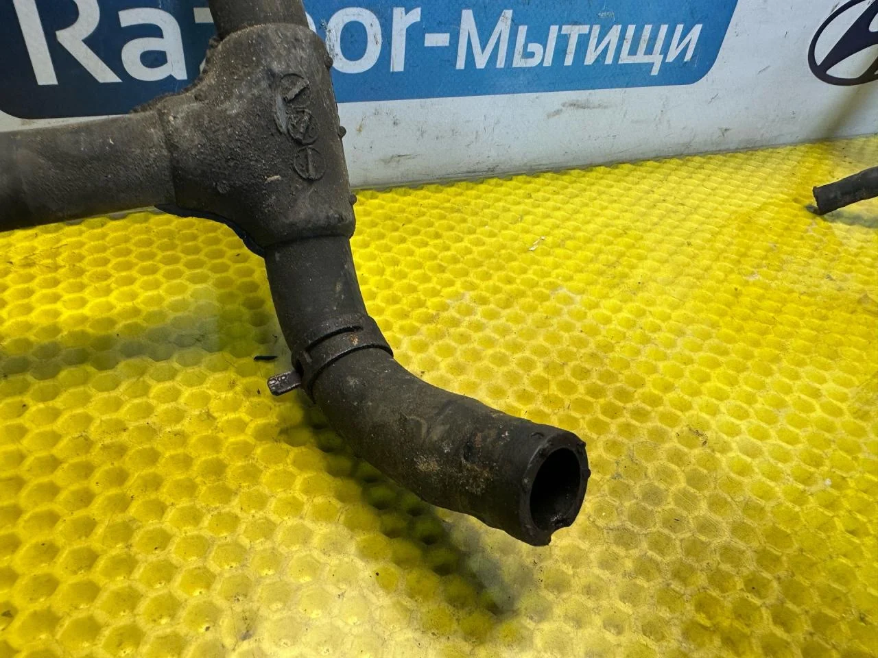 Патрубок охлаждения Ford Mondeo 3 рест. 2005 - миниатюра 4