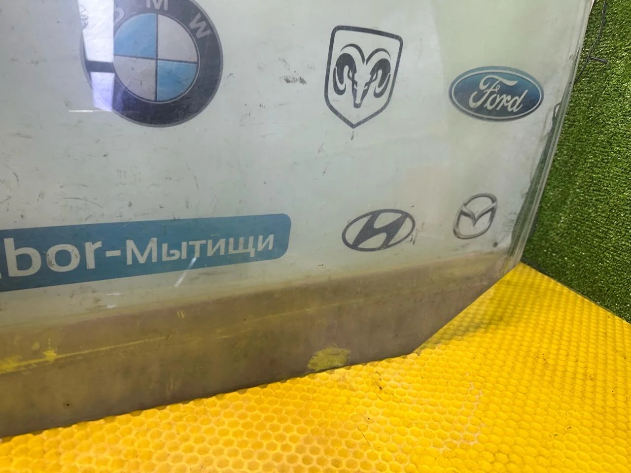 Стекло двери передней левой Ford Focus 2001 - миниатюра 3
