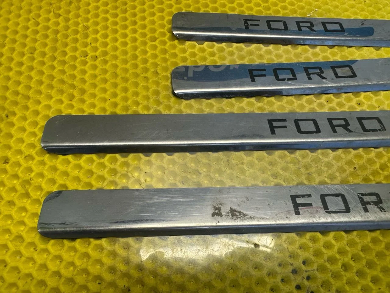 Комплект накладок на пороги (внутренние) Ford - миниатюра 2