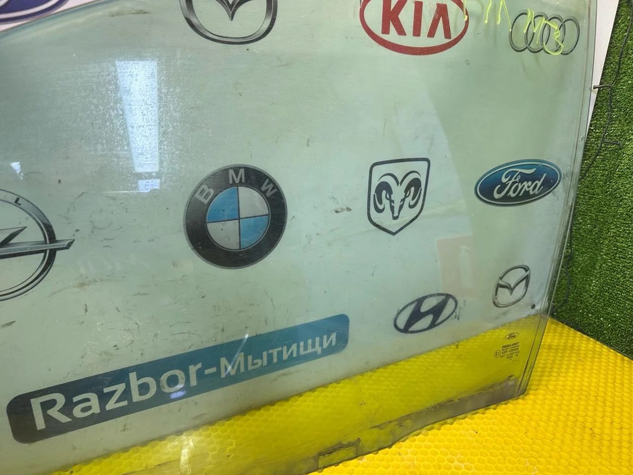 Стекло двери передней левой Ford Mondeo 3 рест. - миниатюра 3