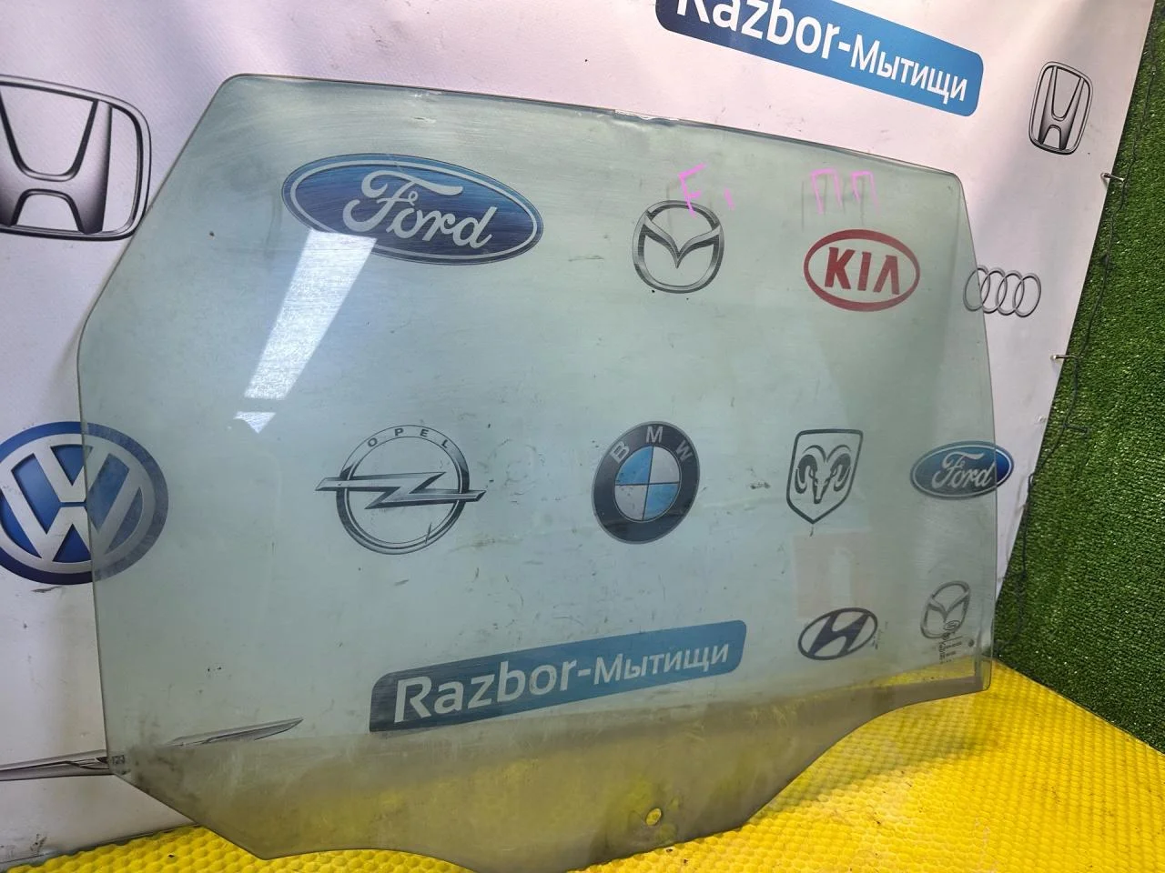 Стекло двери задней правой Ford Focus - миниатюра 3