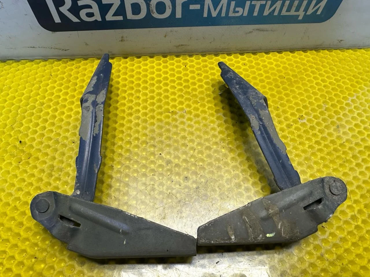 Петля капота Ford Focus рест. (2001 - 2005) - миниатюра 4