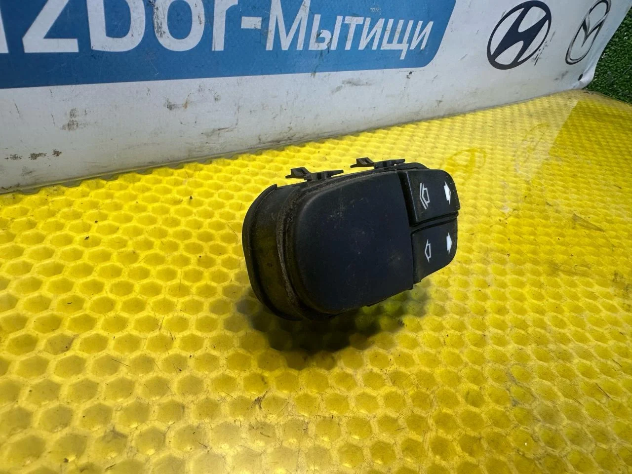 Блок управления стеклоподъемниками Ford Focus - миниатюра 3