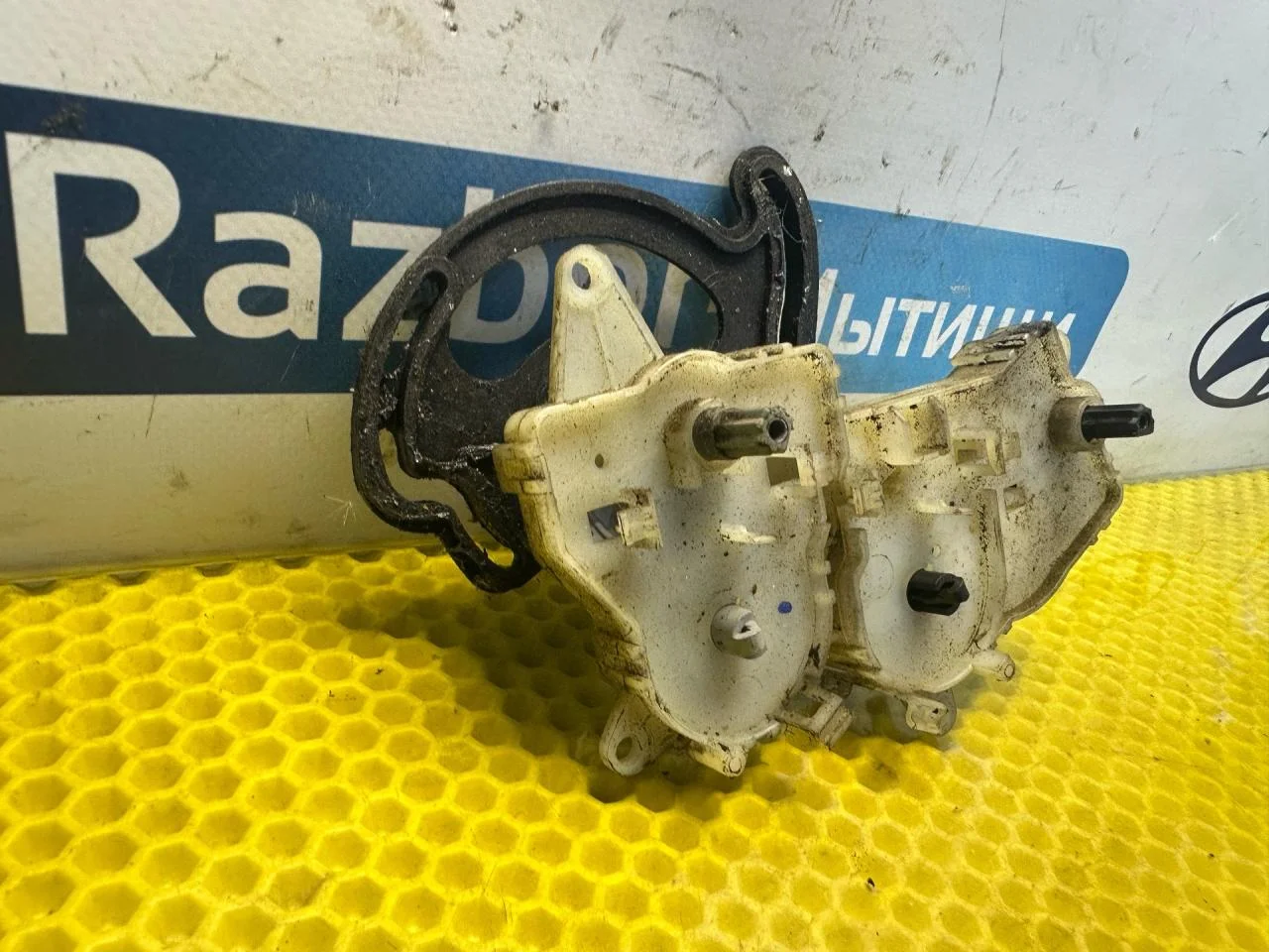 Блок управления заслонками печки Ford Focus рест. - миниатюра 2
