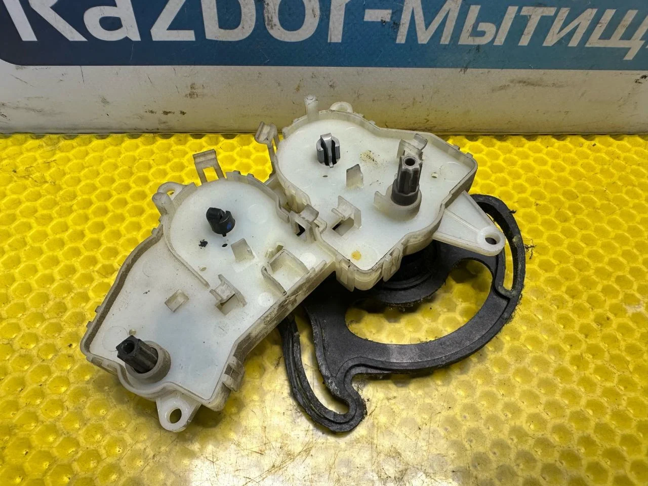 Блок управления заслонками печки Ford Focus - миниатюра 4