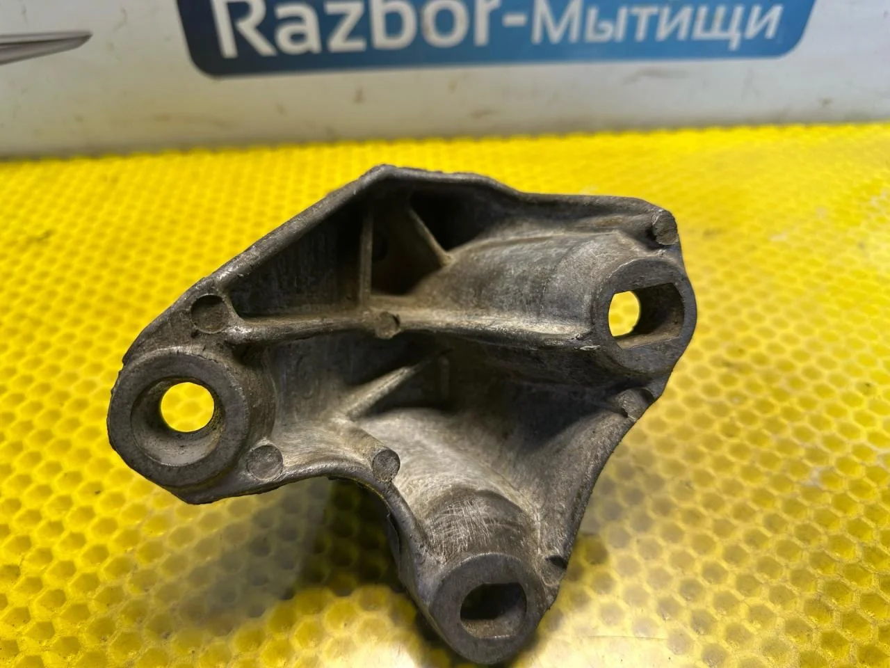 Кронштейн коробки (балка кпп) Ford Focus рест. - миниатюра 4