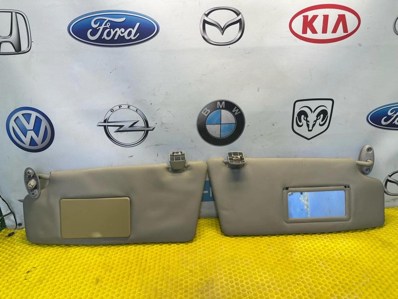 Солнцезащитный козырек Ford Focus рест. - изображение 1