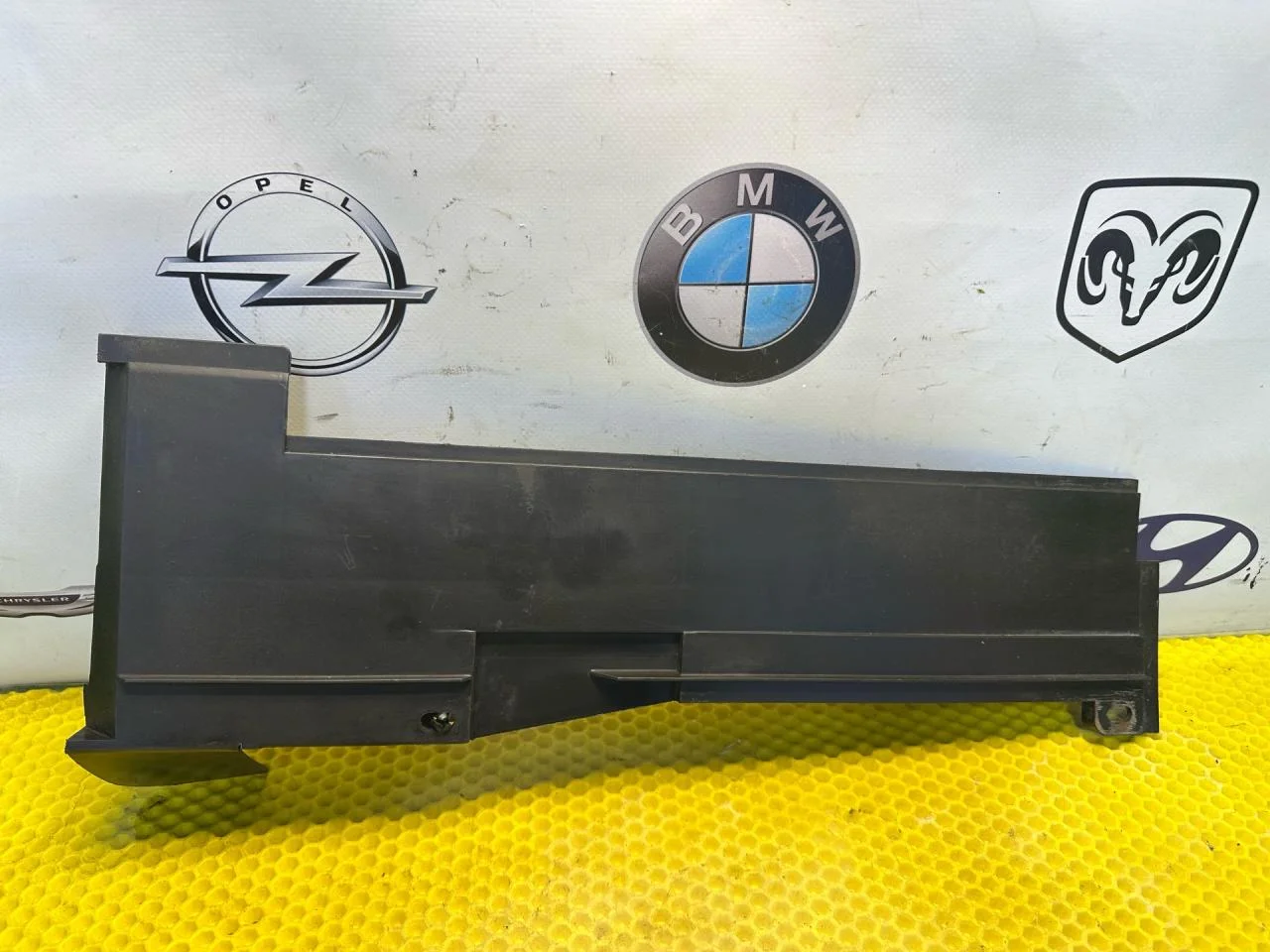 Пластик моторного отсека BMW 5 E34 1990 - миниатюра 4