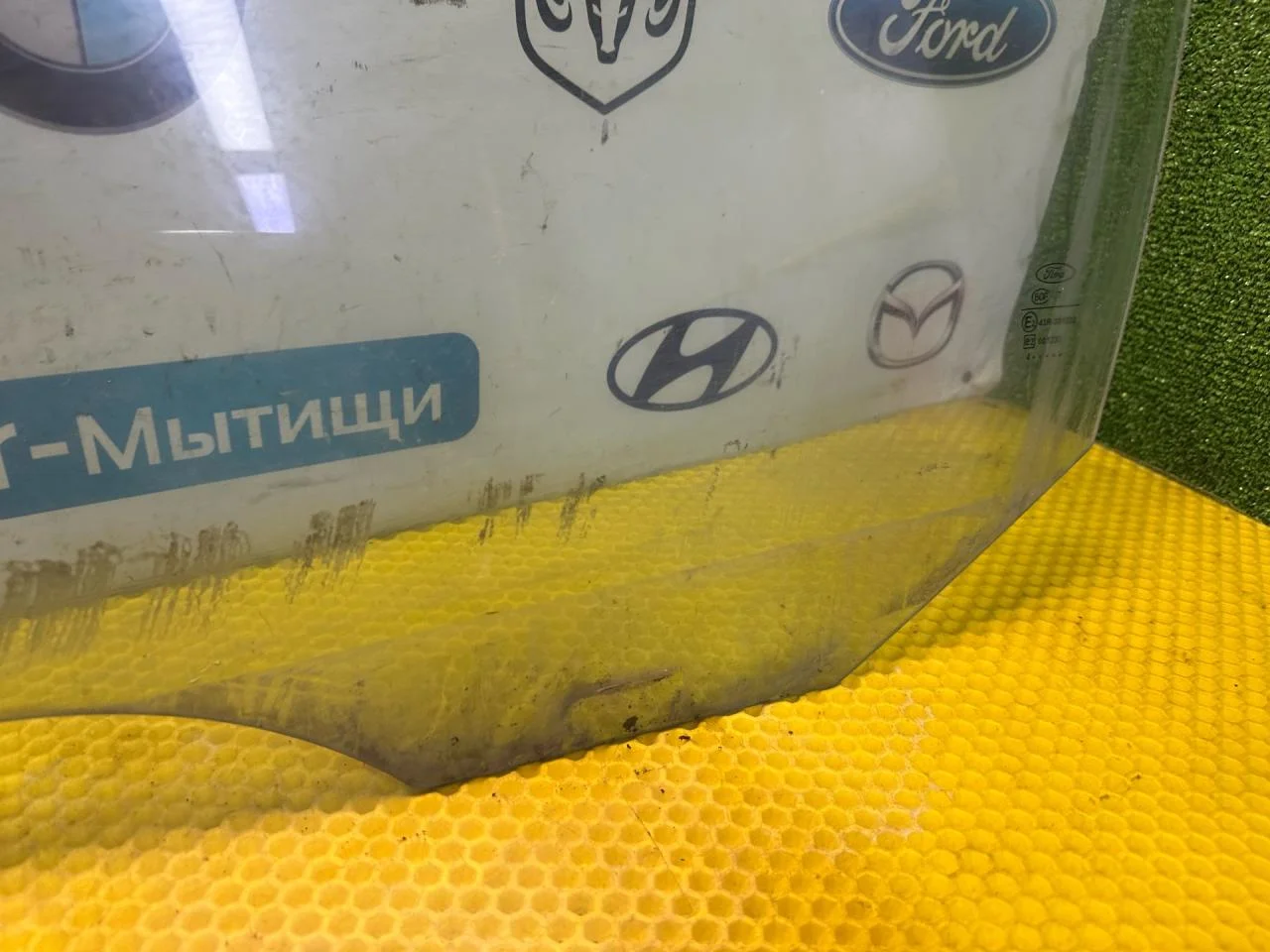 Стекло двери передней левой Ford Focus - миниатюра 3