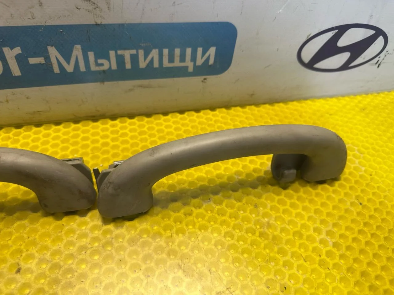 Ручка потолочная Ford Focus (1998 - 2001) - миниатюра 5