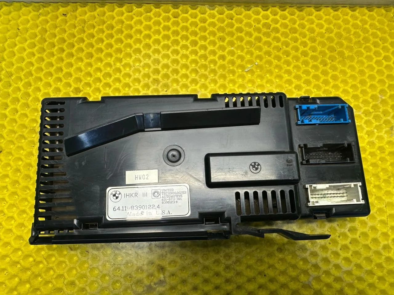 Блок комфорта BMW 5 E34 1990 64.11-8390122.4 - миниатюра 6