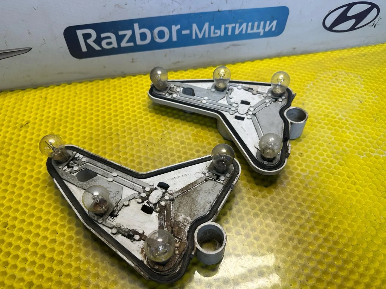 Панель фонаря заднего Ford Focus рест. 2004 - миниатюра 7