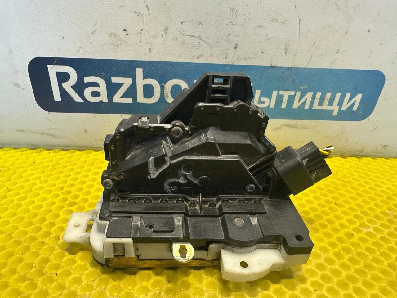 Замок двери задней левой Ford Focus (1998 - 2001) - изображение 1