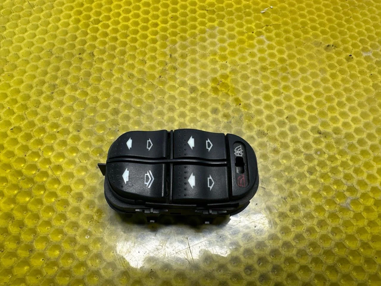 Блок управления стеклоподъемниками Ford Focus - миниатюра 5