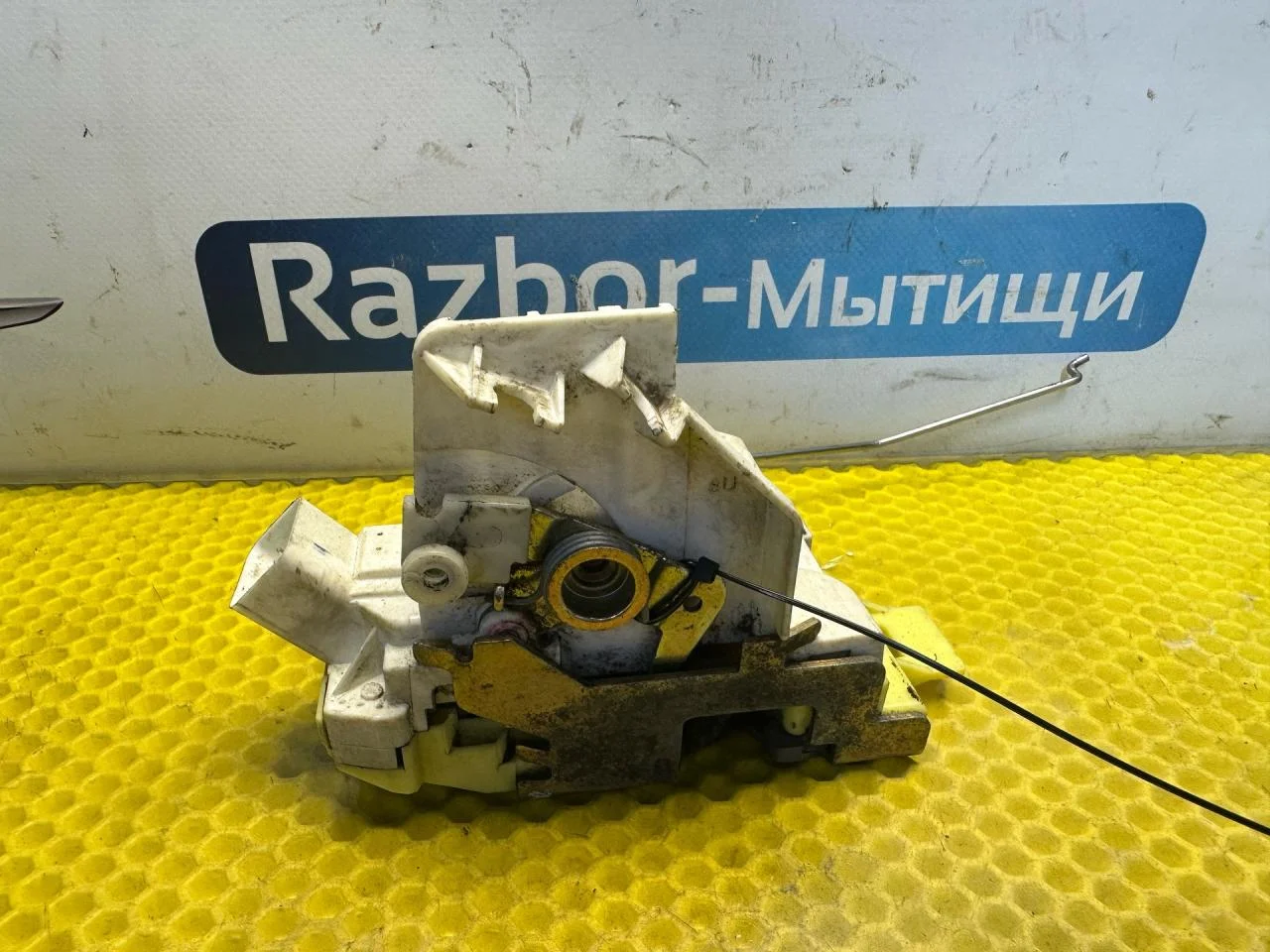Замок двери передней правой Ford Focus рест. 2004 - миниатюра 5