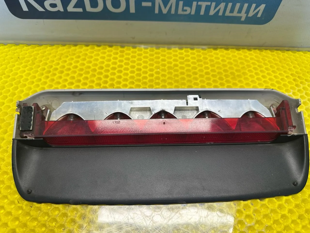Дополнительный стоп-сигнал Peugeot 406 рест. 2002 - миниатюра 3