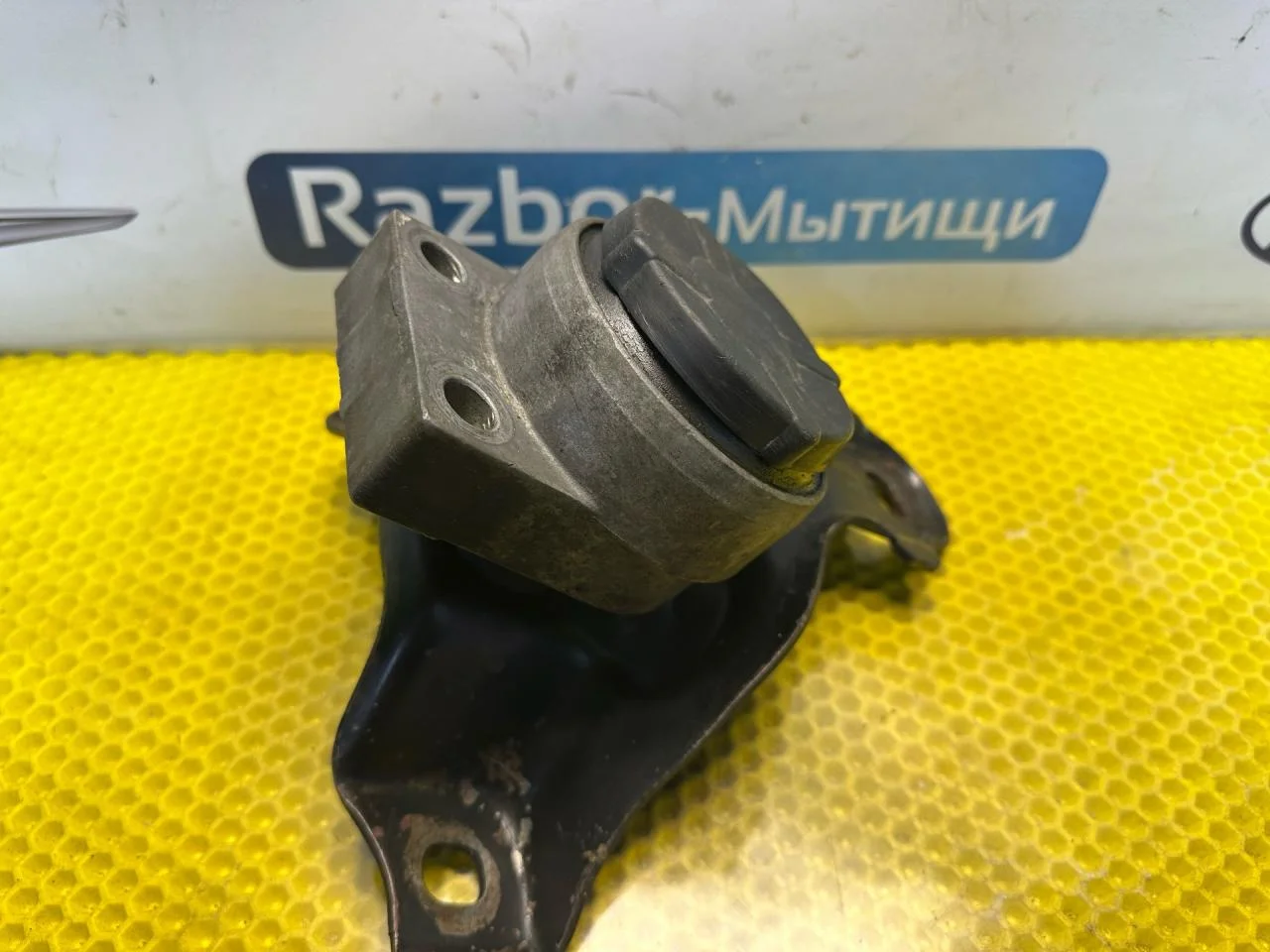 Подушка крепления двигателя правая Ford Focus - миниатюра 4