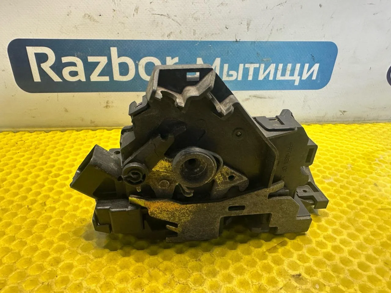 Замок двери задней правой Ford Focus рест. 2004 - миниатюра 6