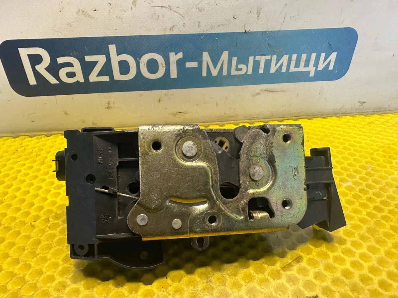 Замок двери задней правой Ford Focus рест. 2004 - миниатюра 7