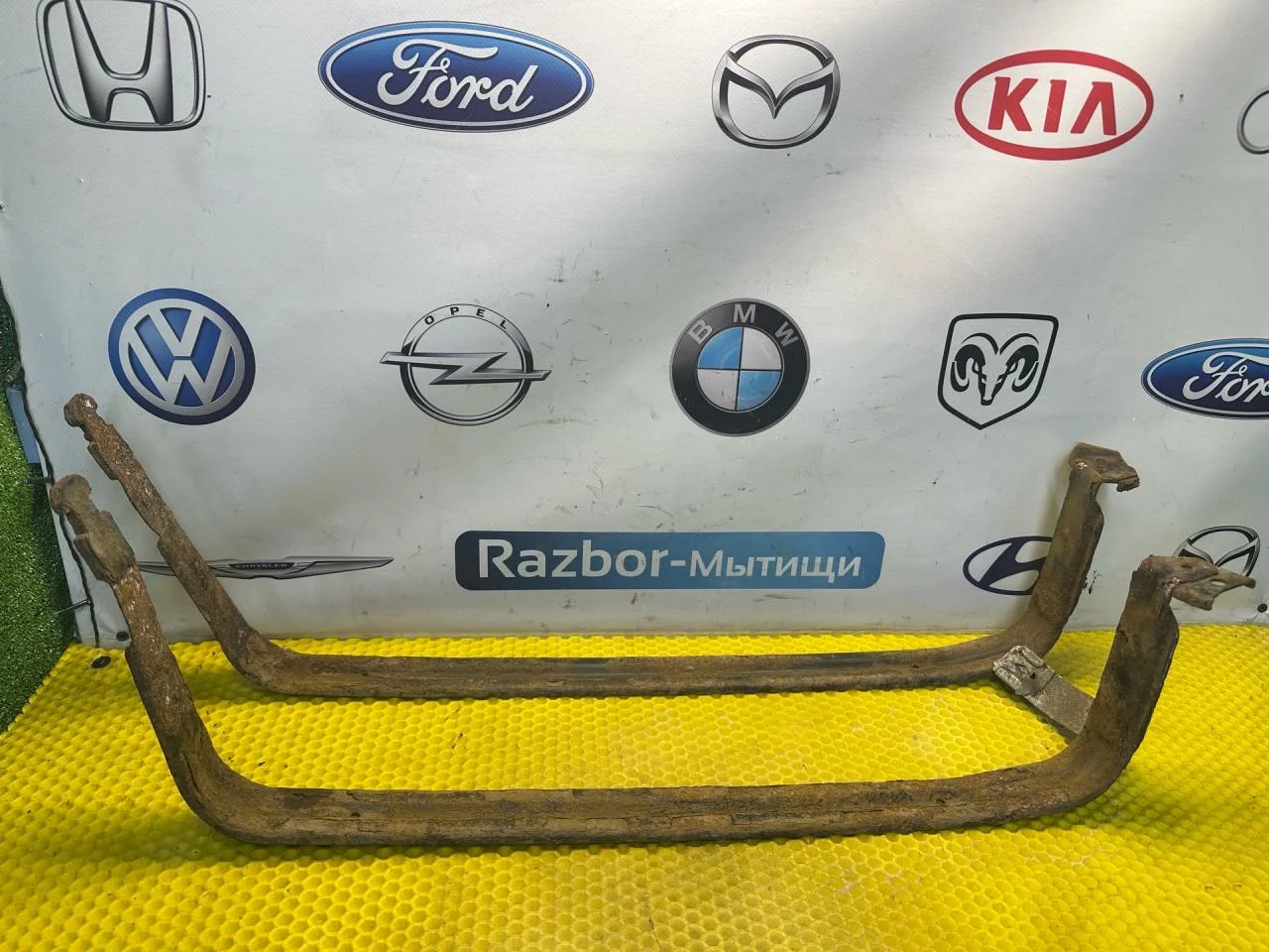 Крепление бака топливного Ford Focus рест. 2004 - изображение 1