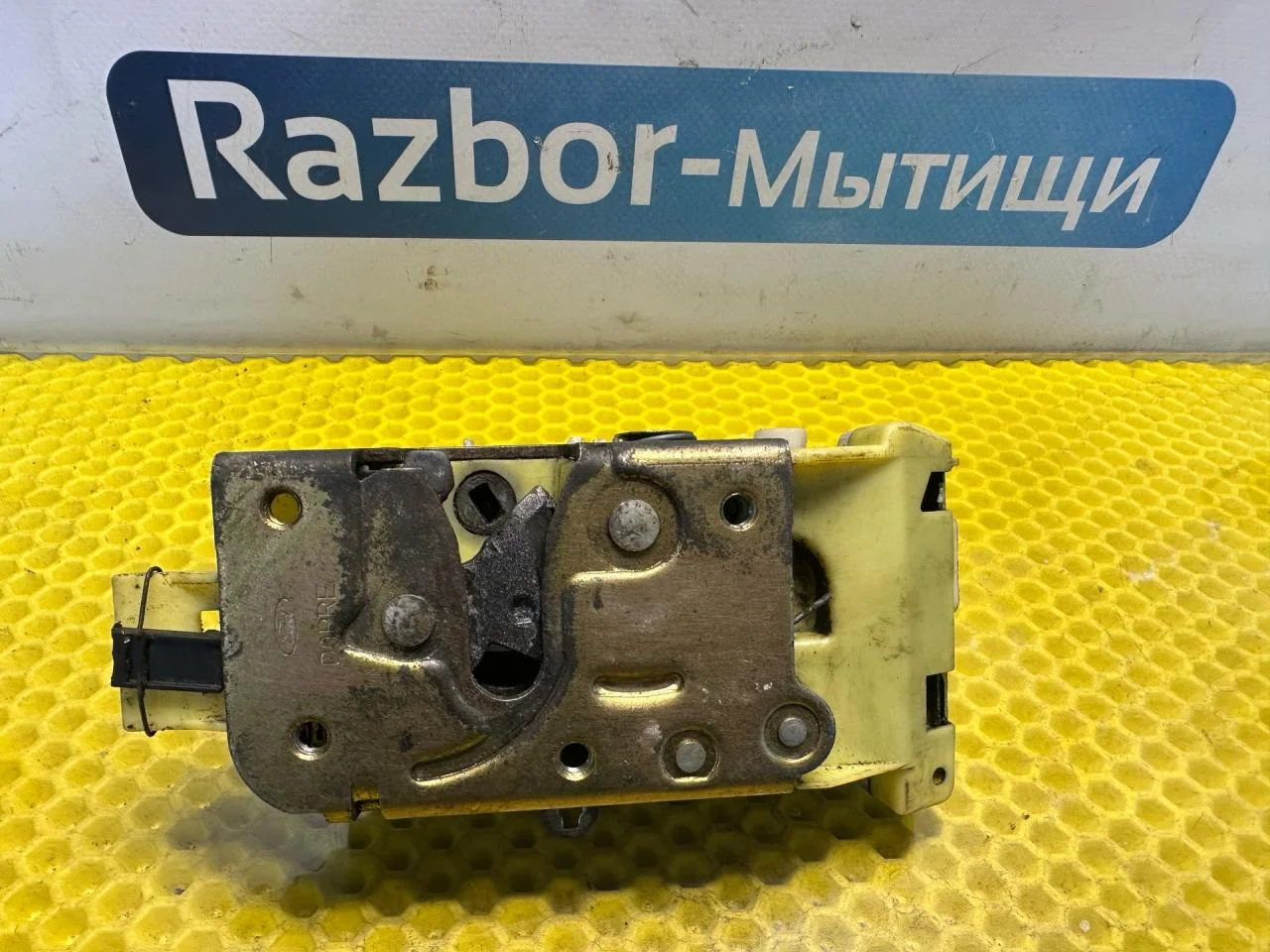 Замок двери задней левой Ford Focus рест. 2004 - миниатюра 7