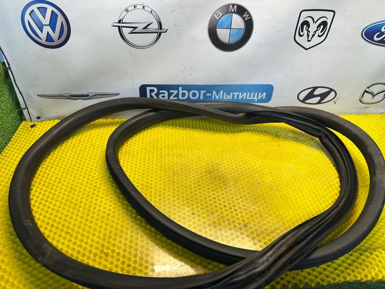 Уплотнитель двери передней левой Hyundai Getz 2005 - миниатюра 6