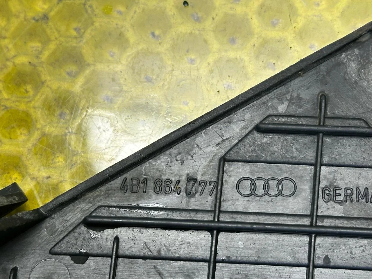 Пластик салона Audi A6 C5 1999 4B1864777 - миниатюра 5